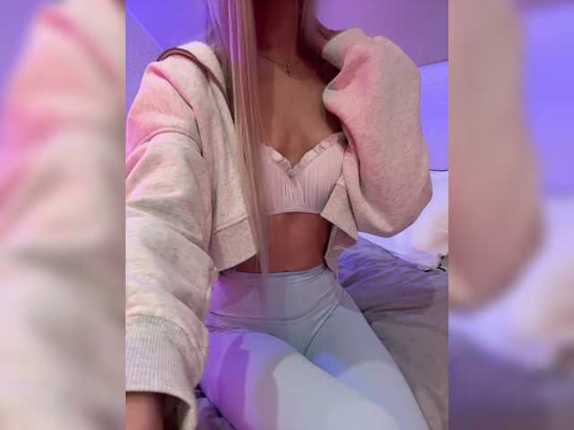 HollyPolly111 live cam on BongaCams