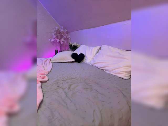 PauLiiine live cam preview