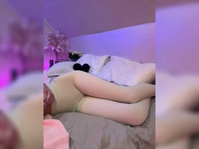 HollyPolly111, en vivo ahora en BongaCams