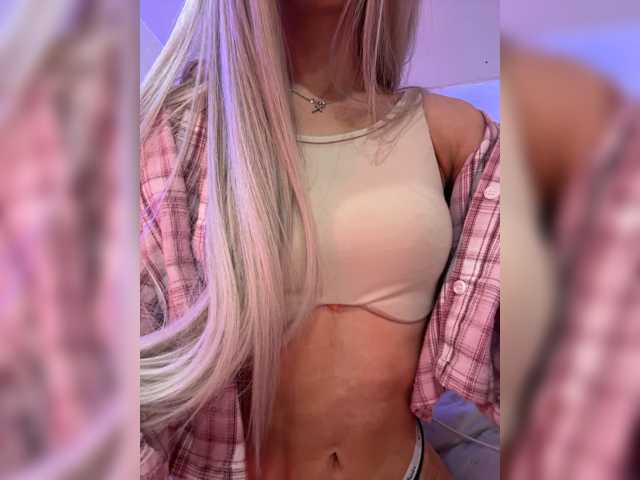 PauLiiine live cam preview