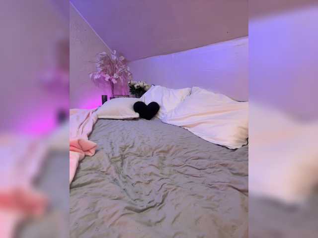PauLiiine live cam preview