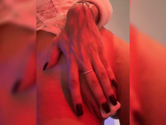HollyPolly111 live cam on BongaCams