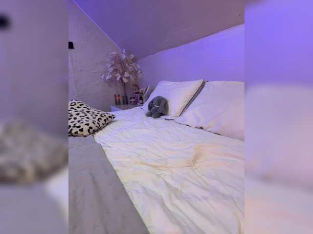 HollyPolly111 live cam on BongaCams