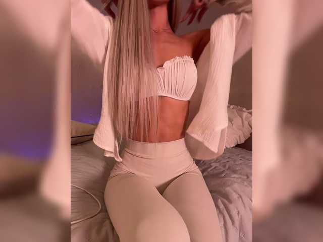 HollyPolly111 live cam on BongaCams