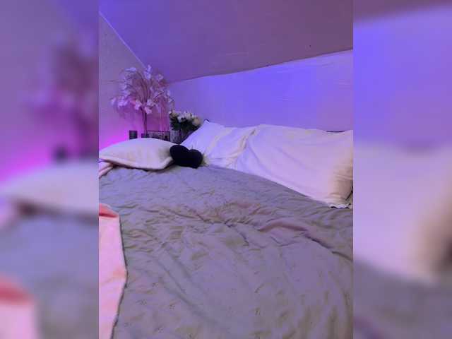 HollyPolly111 live cam on BongaCams
