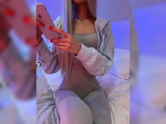 Pauliiine live cam