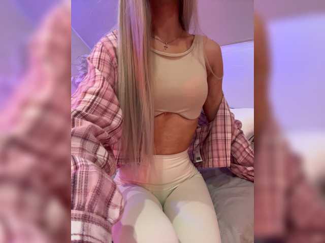 PauLiiine live cam preview