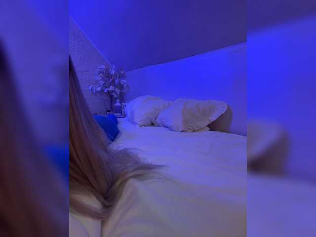 HollyPolly111 live cam on BongaCams