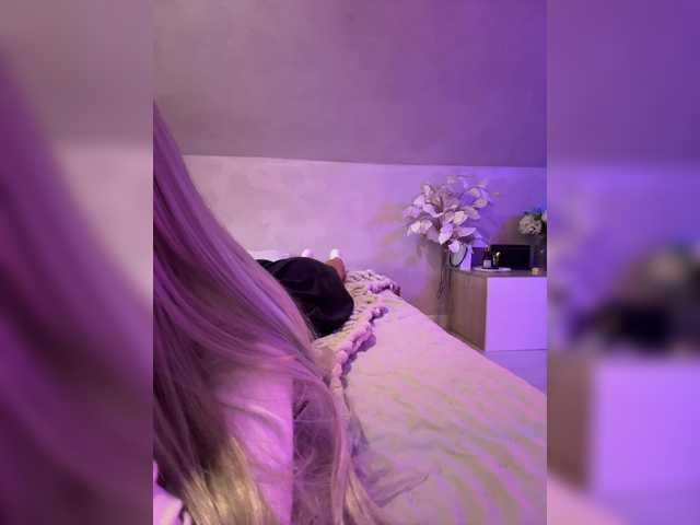 HollyPolly111 live cam on BongaCams