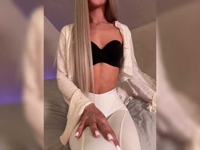 HollyPolly111 live cam on BongaCams