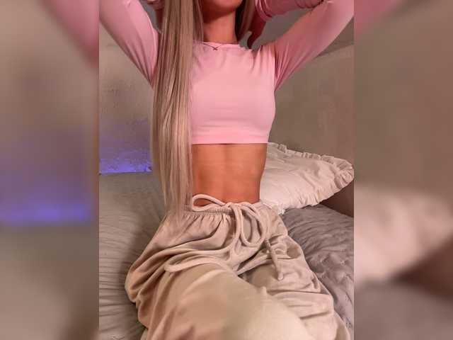 HollyPolly111 live webcam show