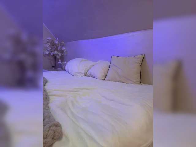 HollyPolly111 live cam on BongaCams