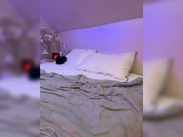 HollyPolly111 live cam on BongaCams