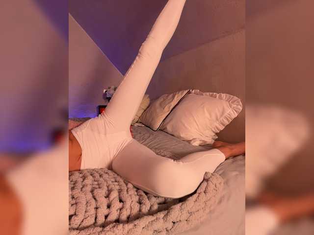HollyPolly111 live cam on BongaCams
