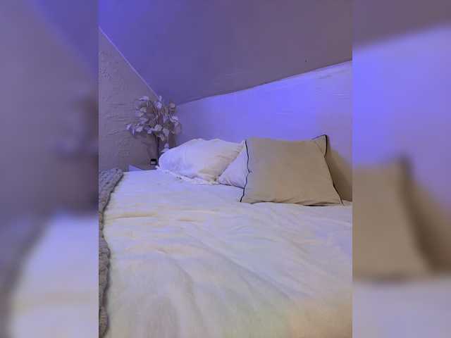 HollyPolly111 live cam on BongaCams