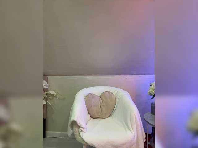 HollyPolly111's BongaCams show and profile