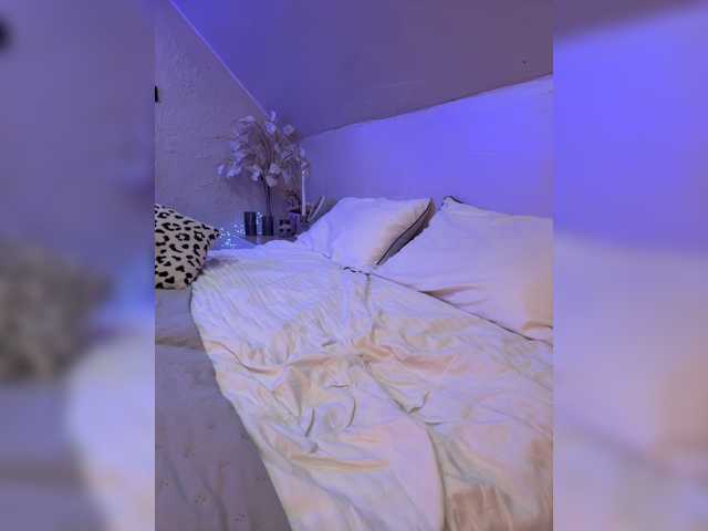 HollyPolly111 live cam on BongaCams