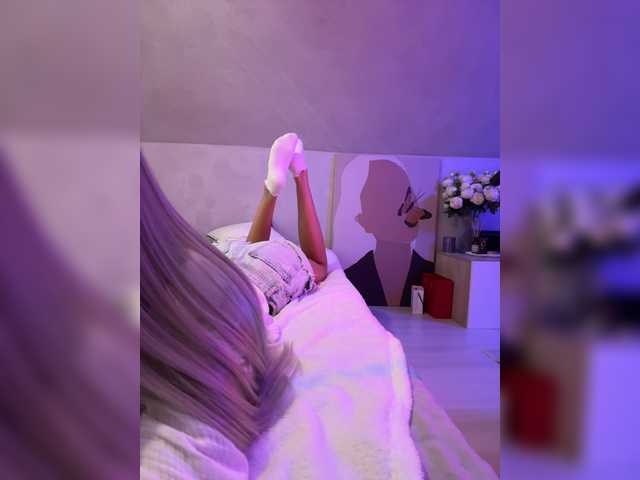 hollypolly111 cam belle