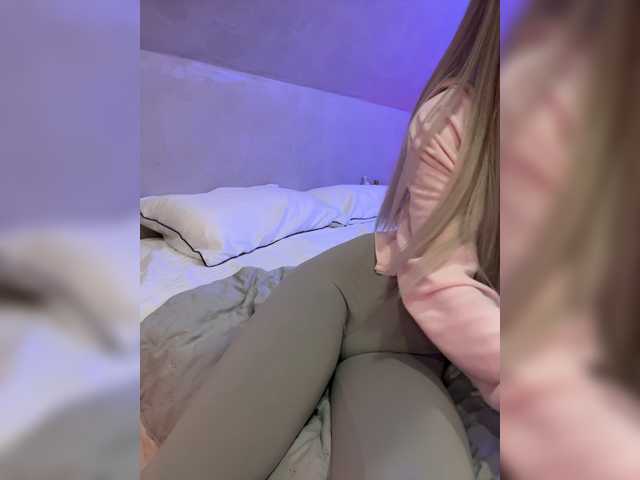HollyPolly111 live cam on BongaCams