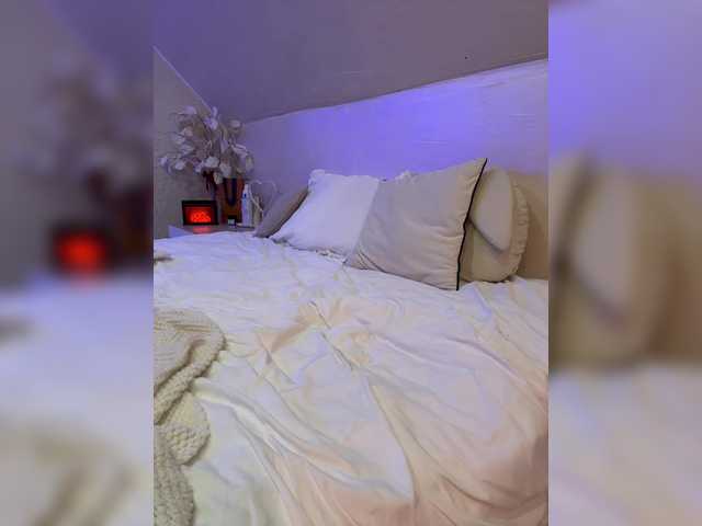 HollyPolly111 live cam on BongaCams