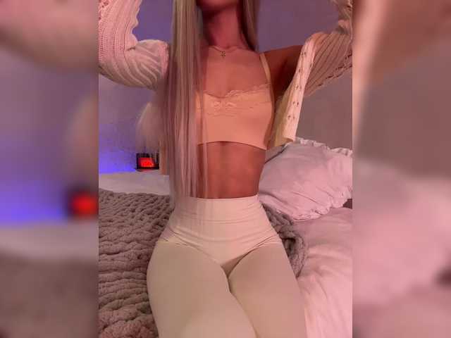 HollyPolly111 live cam on BongaCams