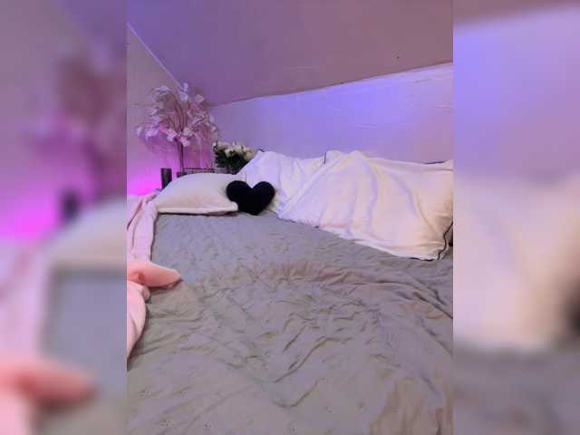 PauLiiine live cam preview