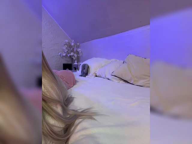 HollyPolly111 live cam on BongaCams