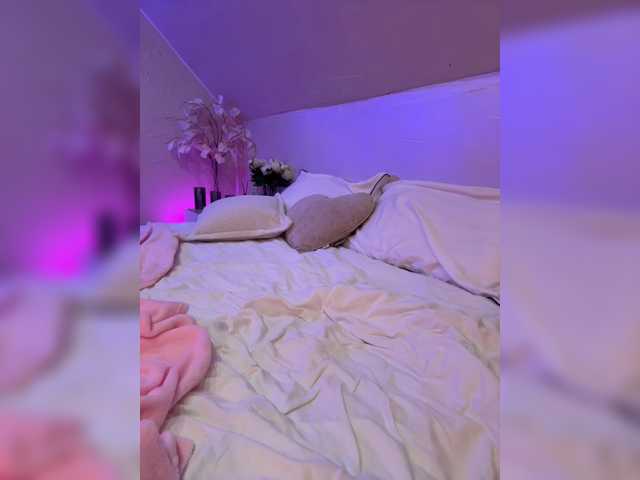 HollyPolly111 live cam on BongaCams