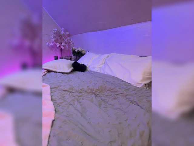HollyPolly111 live cam on BongaCams
