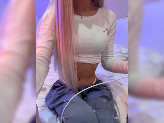 HollyPolly111 live cam on BongaCams