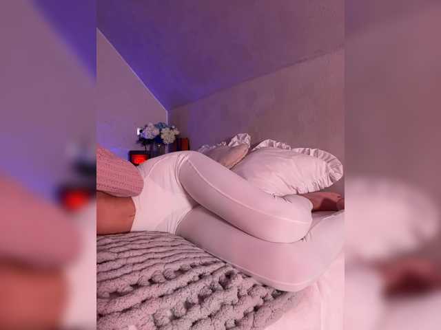 HollyPolly111 live cam on BongaCams