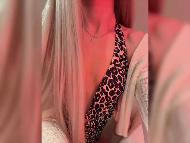 HollyPolly111's BongaCams show and profile