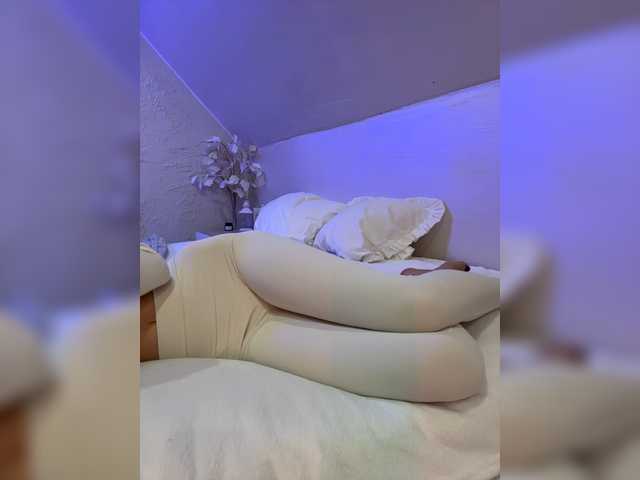 HollyPolly111 live cam on BongaCams