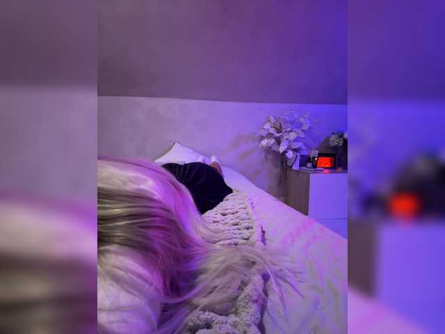 HollyPolly111 live cam on BongaCams