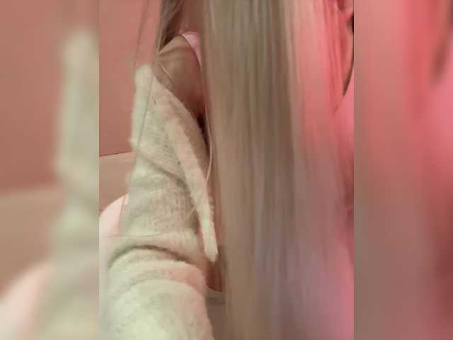 HollyPolly111's BongaCams show and profile