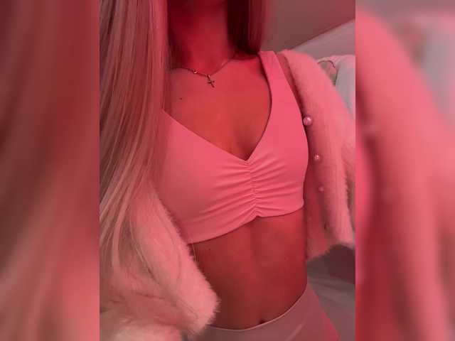 HollyPolly111's BongaCams show and profile