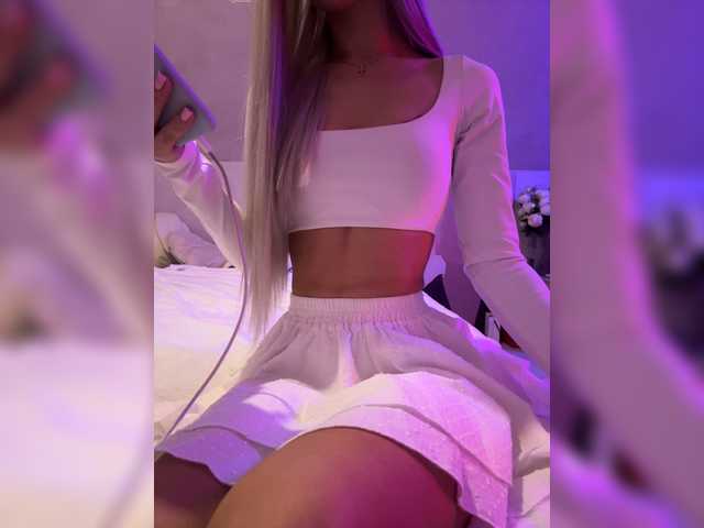 HollyPolly111 live cam on BongaCams