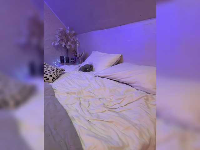 HollyPolly111 live cam on BongaCams