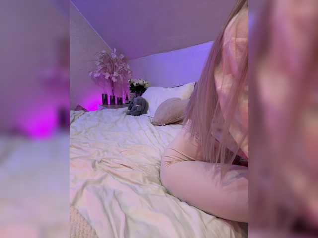 HollyPolly111 live cam on BongaCams