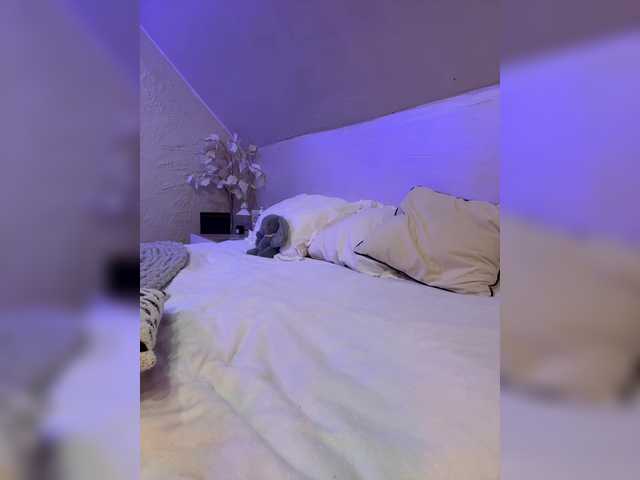 HollyPolly111 live cam on BongaCams