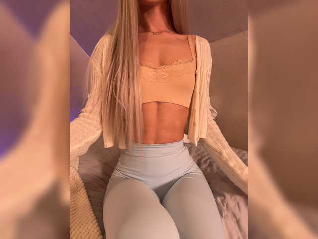 HollyPolly111 live cam on BongaCams
