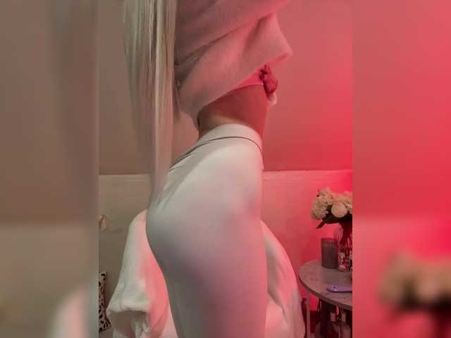 HollyPolly111's BongaCams show and profile