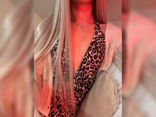 HollyPolly111's BongaCams show and profile