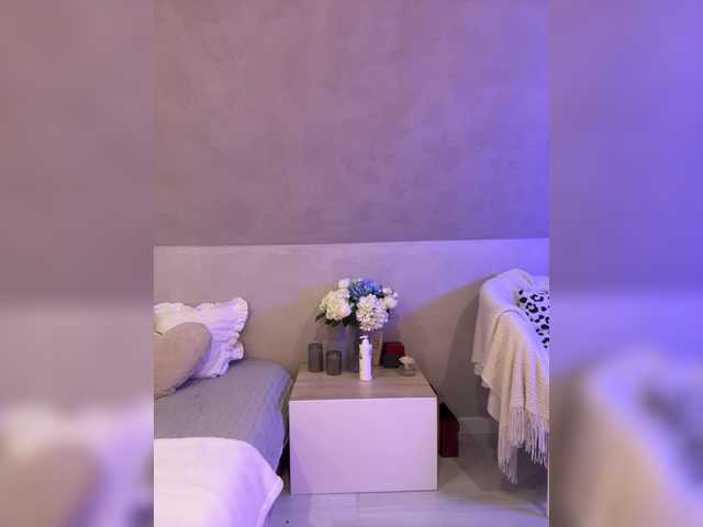 HollyPolly111 live cam on BongaCams