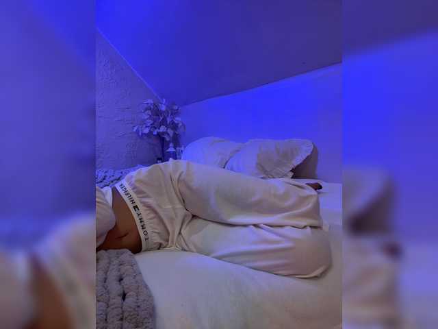 HollyPolly111 live cam