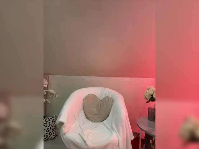 HollyPolly111's BongaCams show and profile