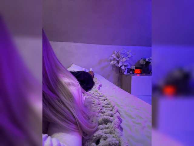 HollyPolly111 live cam on BongaCams