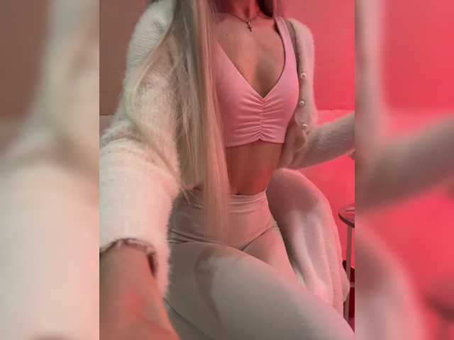 HollyPolly111's BongaCams show and profile