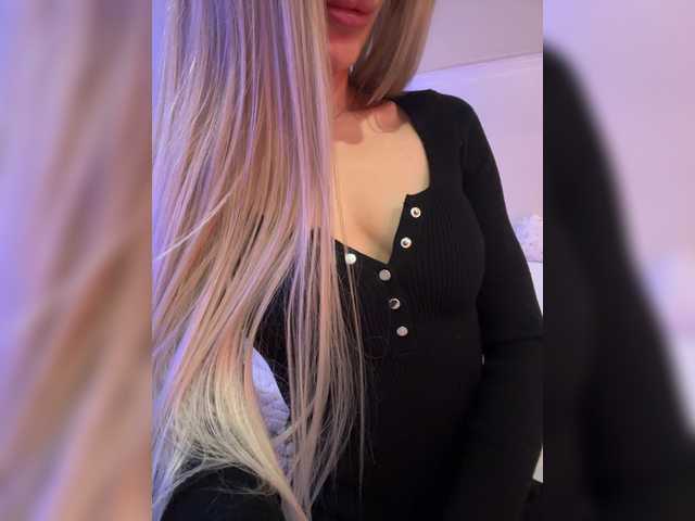 HollyPolly111 live cam on BongaCams