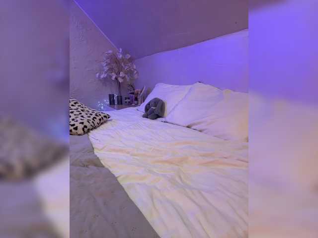 HollyPolly111 live cam on BongaCams